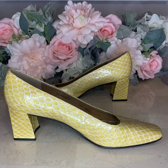 Stuart Weitzman 9.5 - Picture 1 of 6